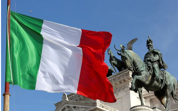 Shqiptaret kryesojne per lejet e qendrimit te dhena nga Italia ne 2023